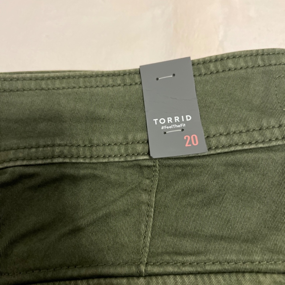 Aviator Crop Twill Pant - Olive Green (NWT) - Picture 2 of 7